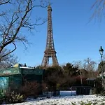 Tour Eiffel 214 Rue De Grenelle *