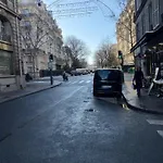 Tour Eiffel 214 Rue De Grenelle *