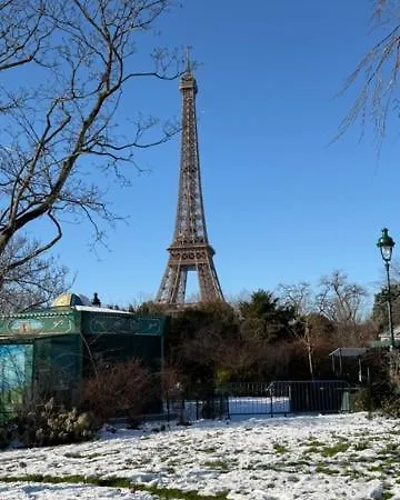 Tour Eiffel 214 Rue De Grenelle *