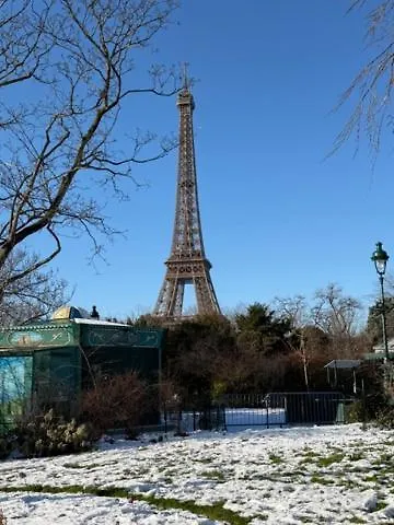 Tour Eiffel 214 Rue De Grenelle *