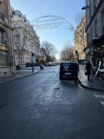 Tour Eiffel 214 Rue De Grenelle *